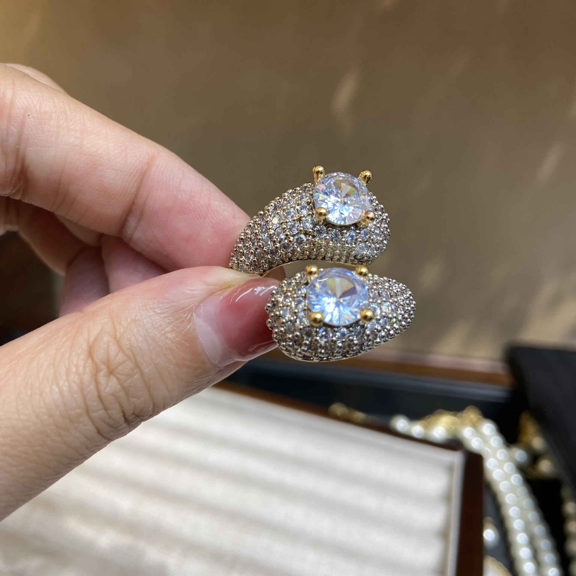 

Кольцо с медным покрытием из белого золота K, двухслойная обмотка, бриллиант, женская мода, высокое чувство, легкое, роскошное, яркое, полностью циркониевое кольцо, партия