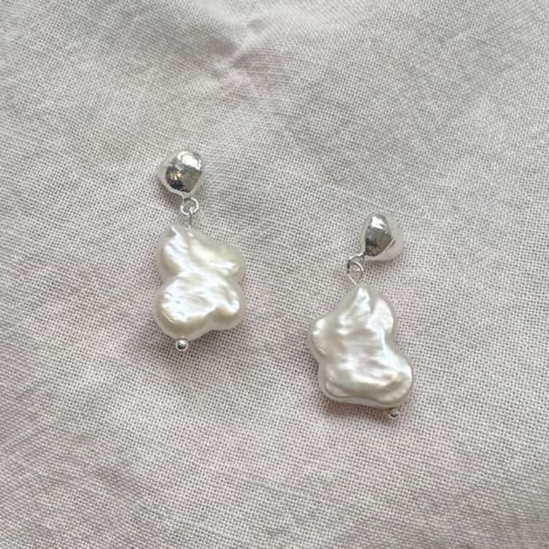 Geegee [silver925] Baroque Pearl Navi Earring