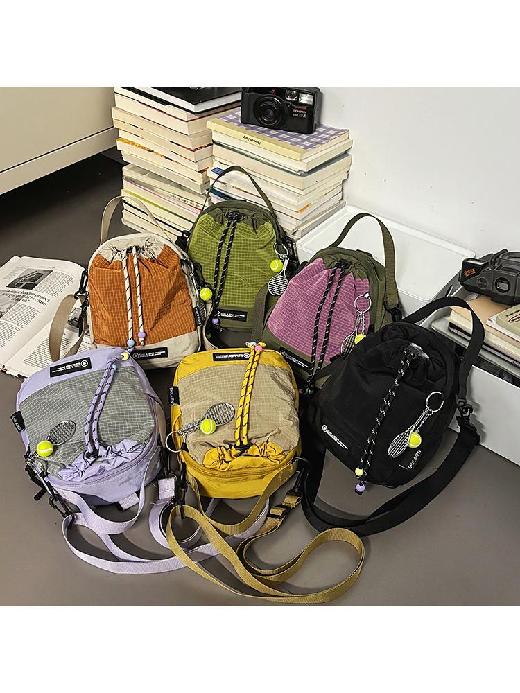 Leichte Umhängetasche für Wasserflasche und Handy zum Wandern - Unisex Sportrucksack