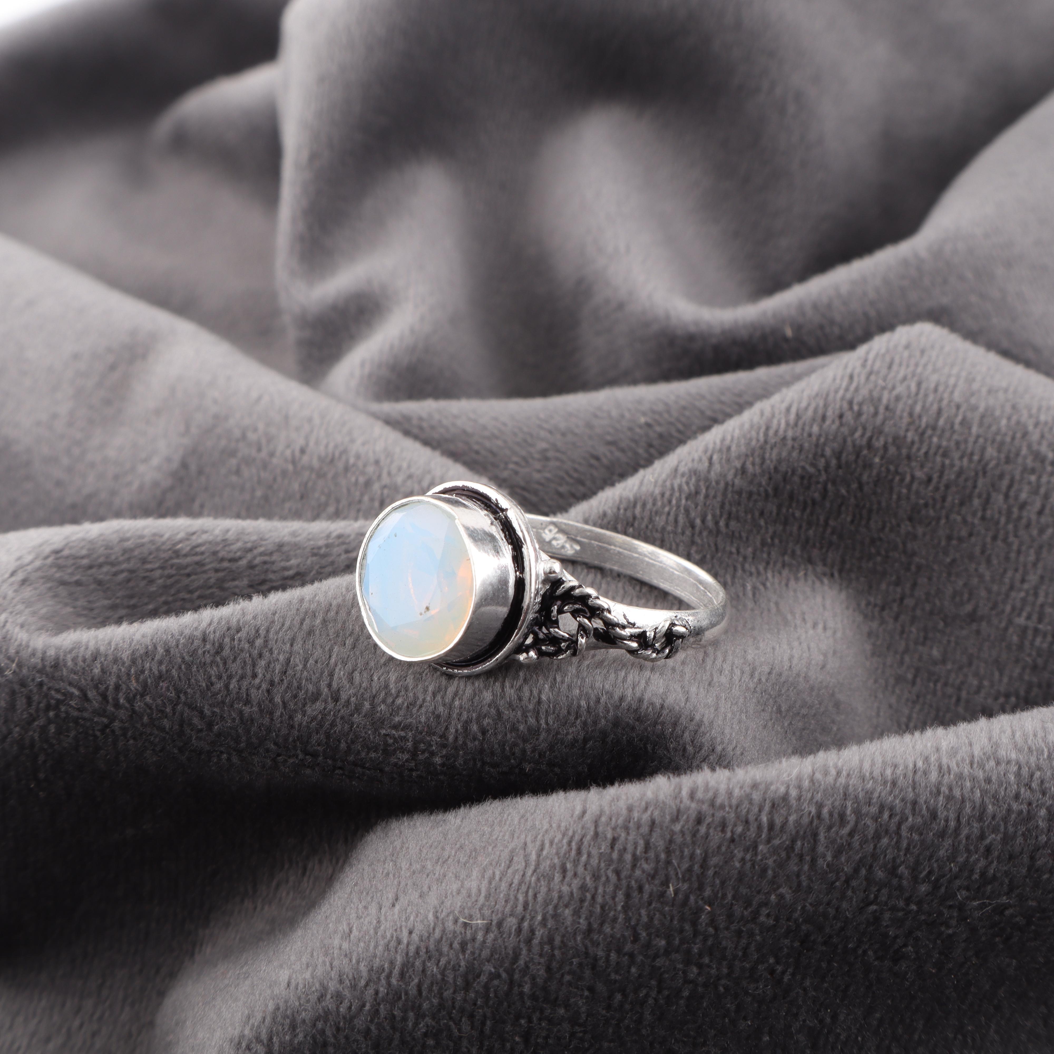 

Привлекательное кольцо ручной работы из молочного опала, изящное кольцо с драгоценным камнем из стерлингового серебра 925 пробы, подарок для мамы 12 белый