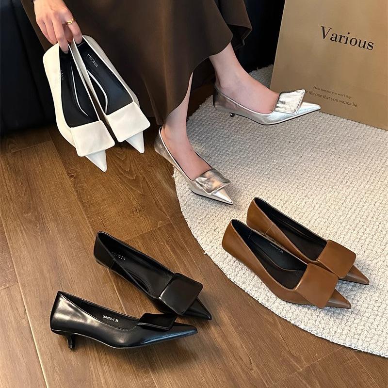 

French pointed head shallow mouth single shoes women s spring 2025 new temperament thin heel medium heel high heels 40 серебряный