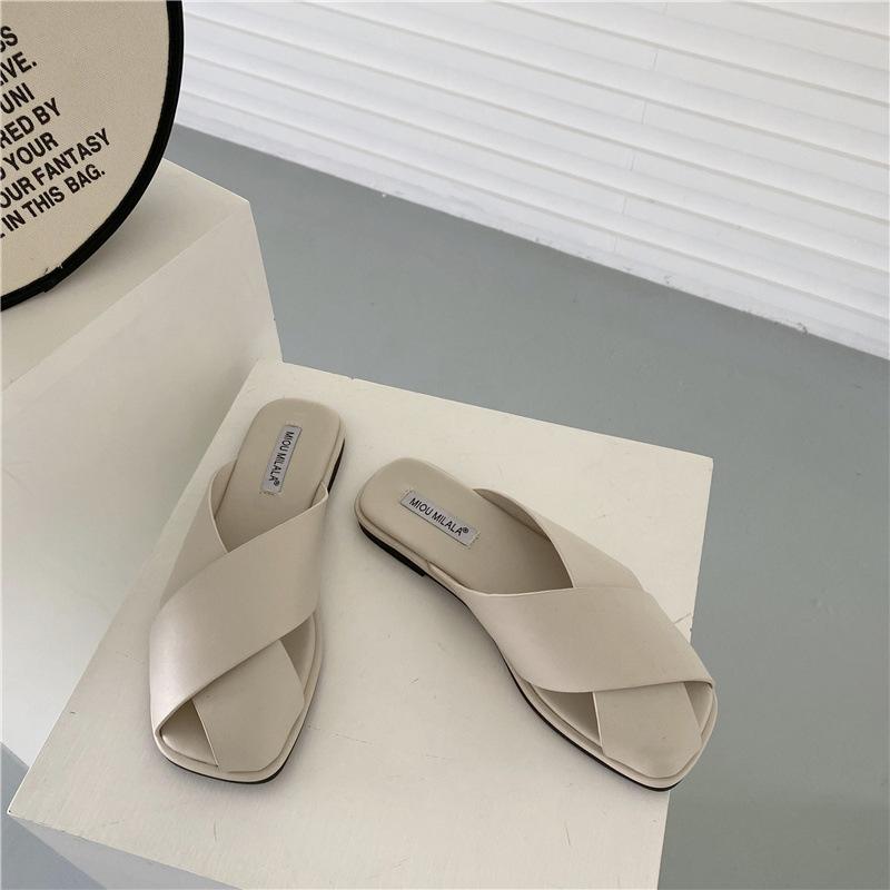 2024 Summer New Women's Shoes Fashionable Low Heel Slippers Square Head Outward Wearing Flat Bottom Lazy Sandals