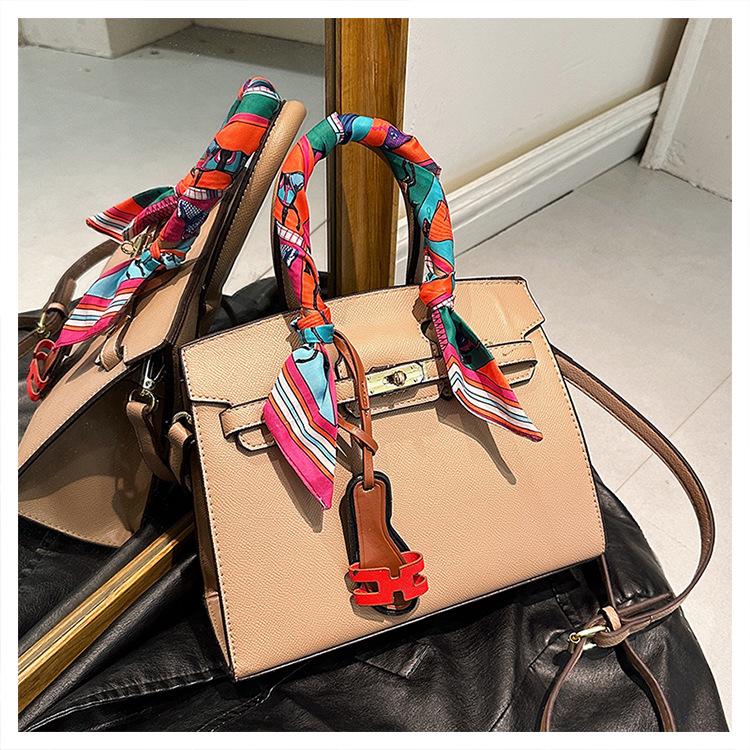 

2025 Новая женская сумка Kelly: Стильная сумка-тоут и кроссбоди большой вместимости One Size хаки