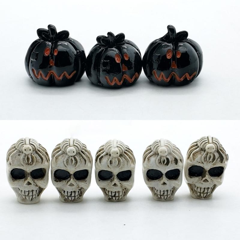 Antique Miniature Haunted Ghostly Truck Ornament Metal Shelf Decors Farmhouses Kitchen Accent For Halloween Enthusiasts