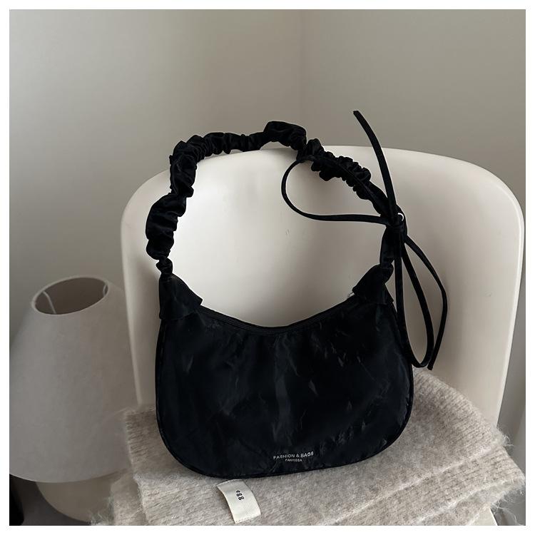 Korean New Simple Drawstring Wrinkled Cloud Crossbody Bag Casual Sporty Nyl Shoulder Handle Bag Texture Simple Bags for Travel чёрный