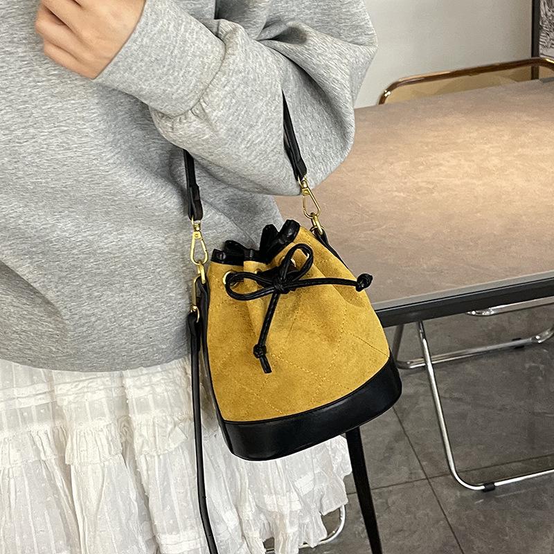 2025 High-End Color Block Retro Bucket Bag - Handheld, Single Shoulder, Crossbody