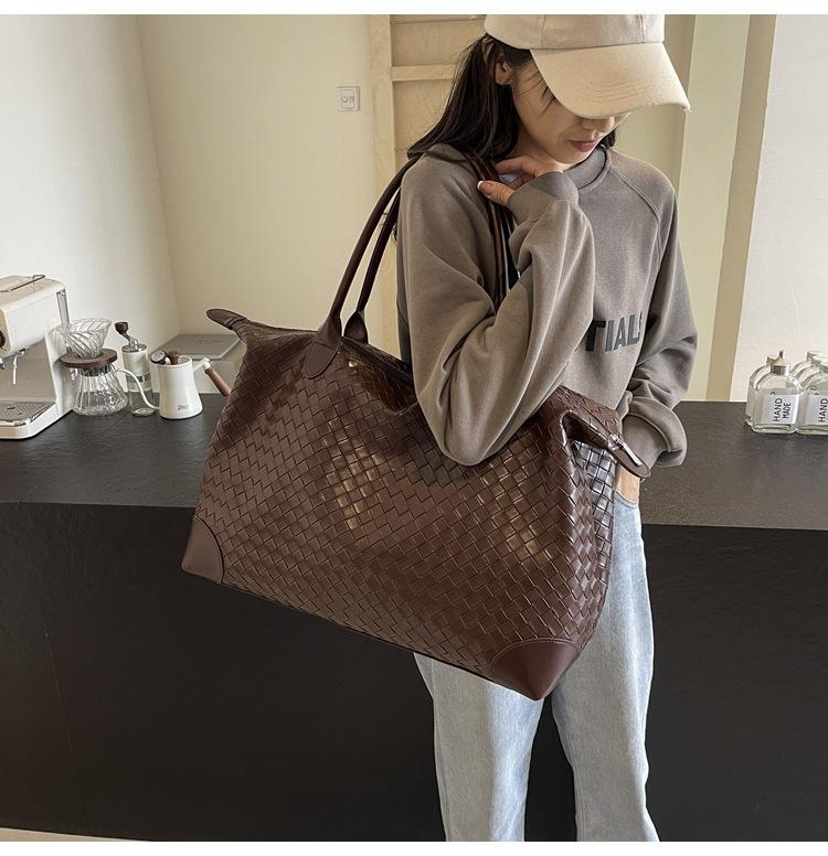 Fashion Woven Large-capacity Tote Bag Women's 2024 New Simple and Versatile Short-haul Shoulder Travel Bag Tide