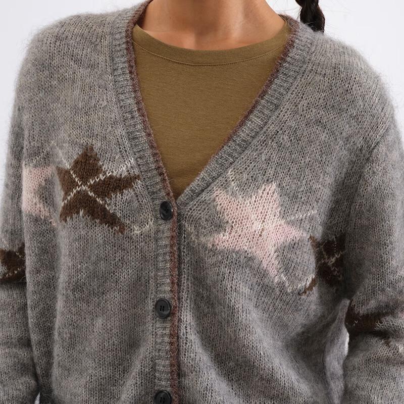 GREEN BELT V-Neck Star Knit Cardigan