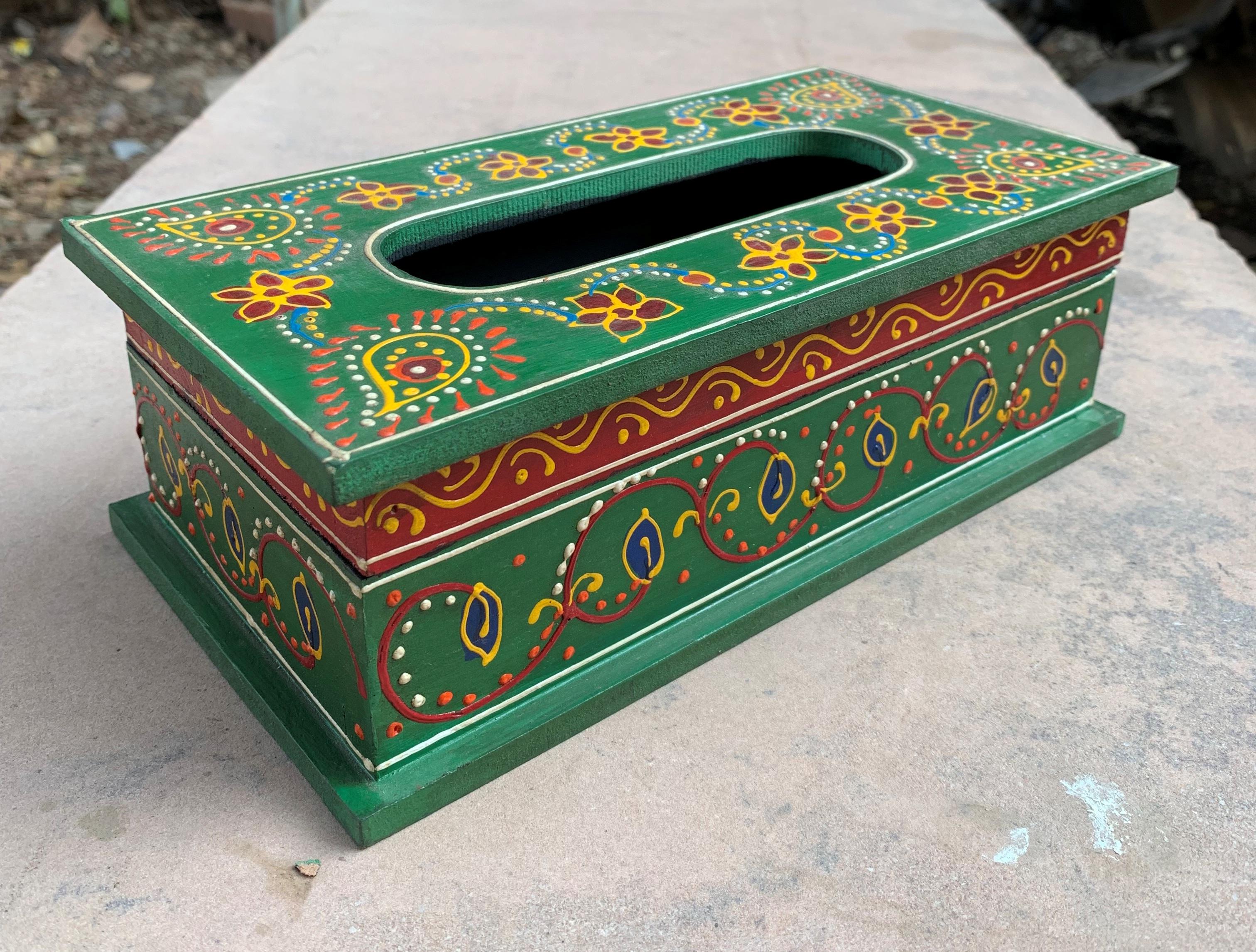

Indian Handcrafted Wooden Tissue Holder – Green & Red Floral Painted Tissue Box Cover 4 x 10 x 5 (h x l x w) approx. зелёный