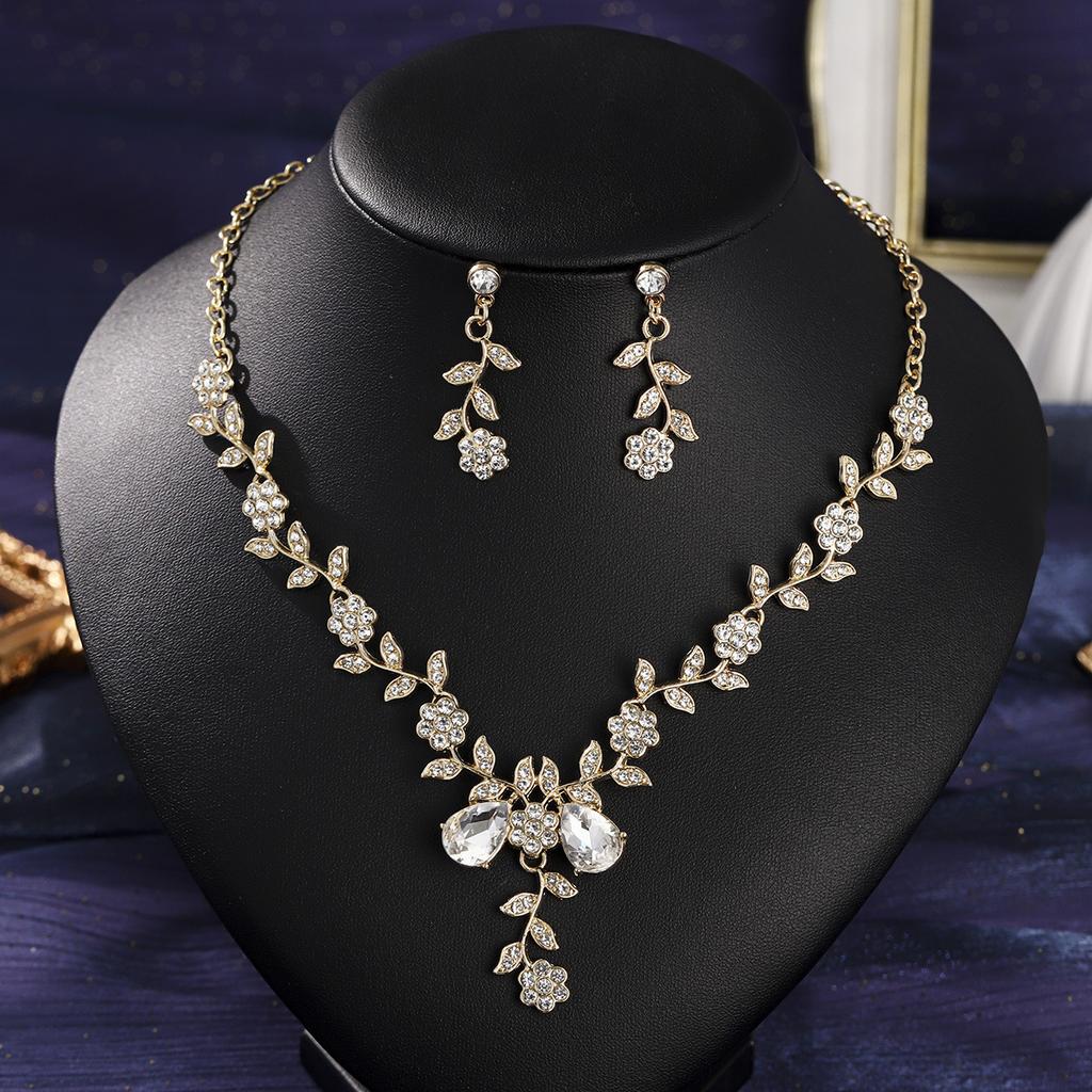European and American Retro Necklace Earrings Set Bridal Wedding Banquet Dress Accessories Exaggerated Luxury Ruby Two-piece Set 2026