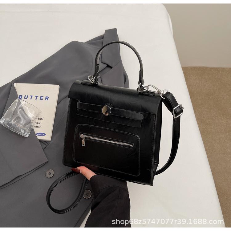 Korean version of fashion handbag 2025 new collegiate style spliced shoulder bag casual large-capacity crossbody bag