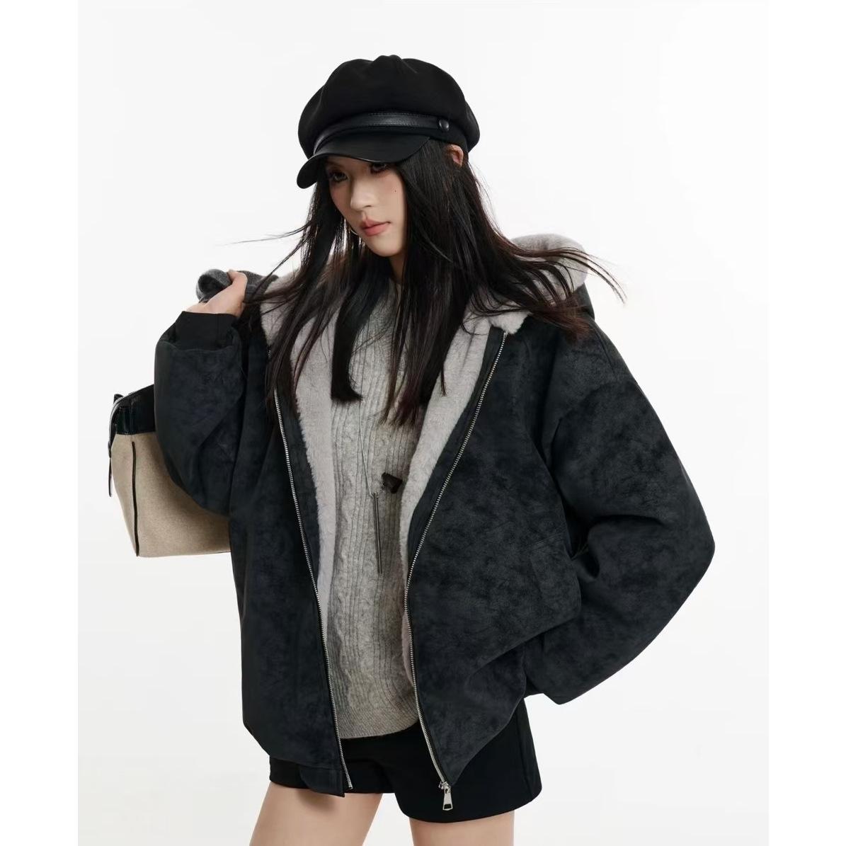 

Men s Winter Lychee Pattern Hooded PU Leather Jacket with Fur Collar and Velvet Lining L (for 110-130 catty) чорний