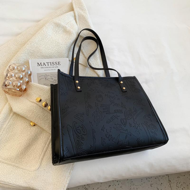 Women's bag New trendy fashion bag Female college student class bag Large capacity office worker shoulder handbag