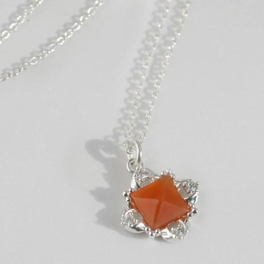 Women's Daily Red Agate Cubic Necklace
