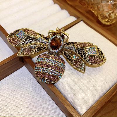 Elegant Women Men Fashion Classic Crystal Bee Exaggerated Brooch Badges Creative Lady Insect Rhinestone Luxury Pin Buckles