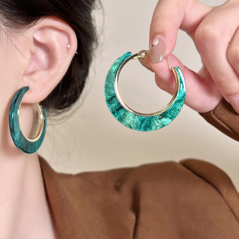 Silver Needle Round Hollow Fashion Simple Earrings Retro Versatile Earrings Light Luxury High Sense Earrings Design Sense Niche