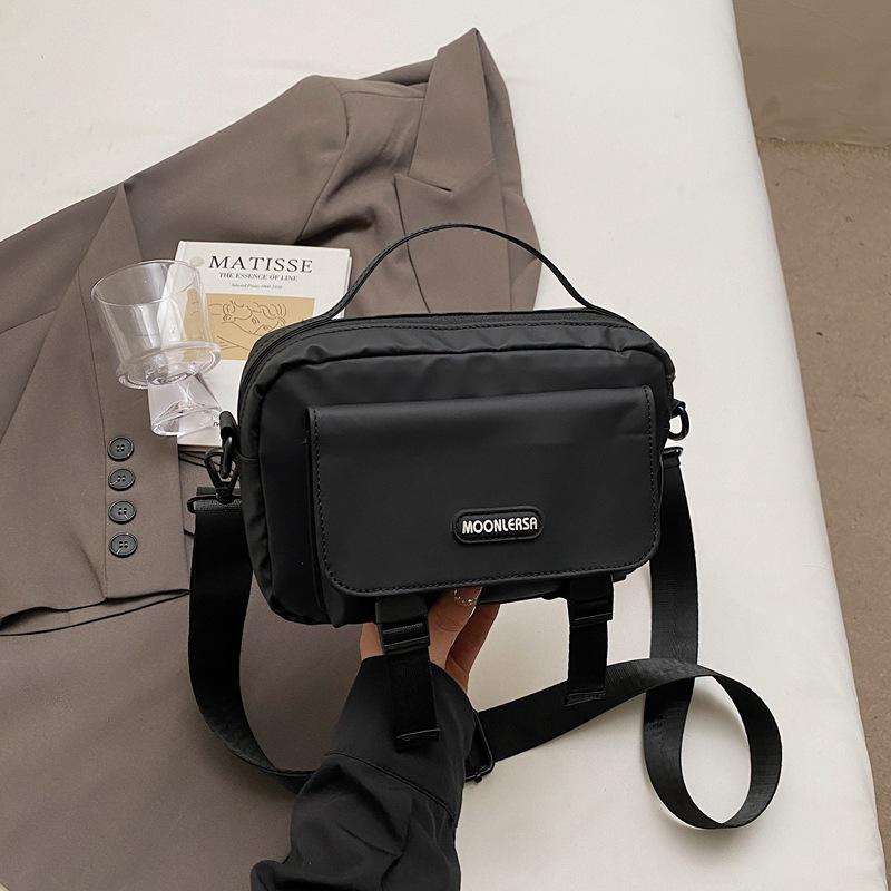 2025 new retro oblique span bag small bag men's Japanese trendy brand casual versatile student mobile phone bag small satchel women's