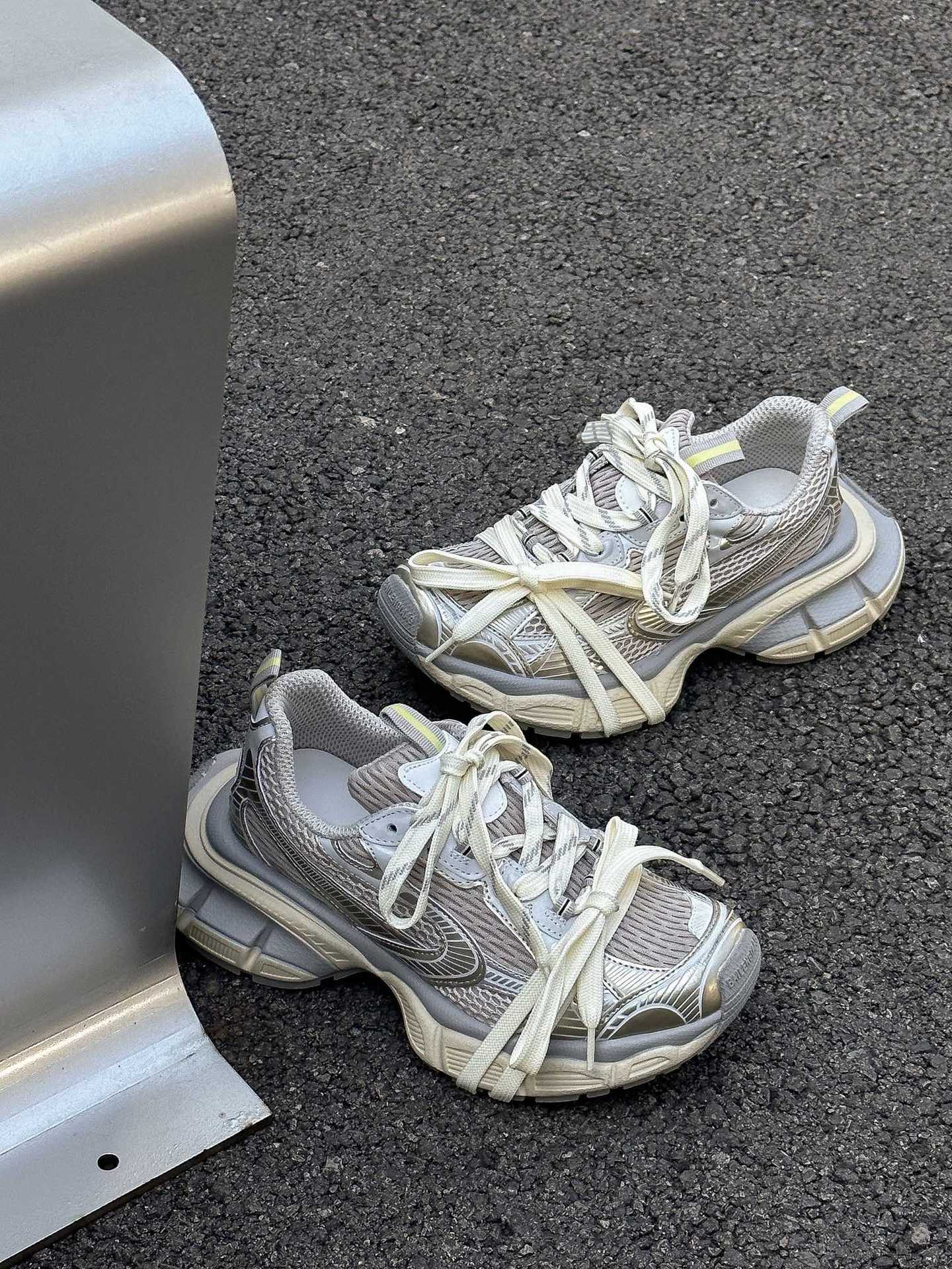 

Leather Paris 3xl dad shoes women 2025 autumn new retro old thick sole heightening casual sports shoes trend 35