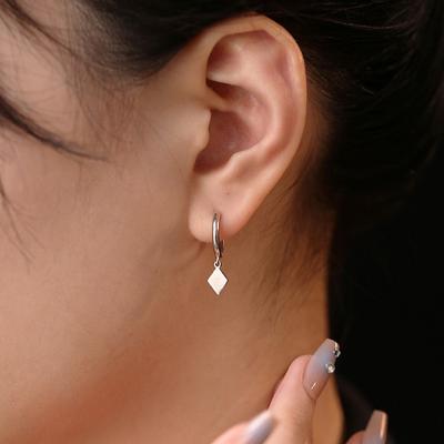 Square Rhombus Ear Buckle Huang Zihongfan, The Same Male Personality Hip-Hop Cool Wind Niche Square Geometric Earrings Wholesale