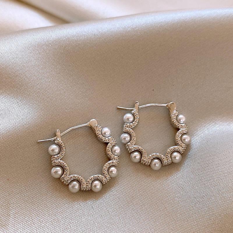 Silver Needle Luxury Zircon Flower & Butterfly Pearl Earrings - High-End French Retro Autumn/Winter Style