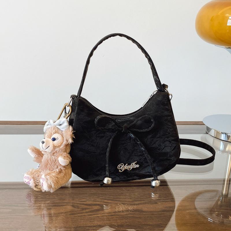 

Cute fashion casual personality shoulder bag women s high sense texture temperament foreign style niche design messenger bag No pendant чёрный
