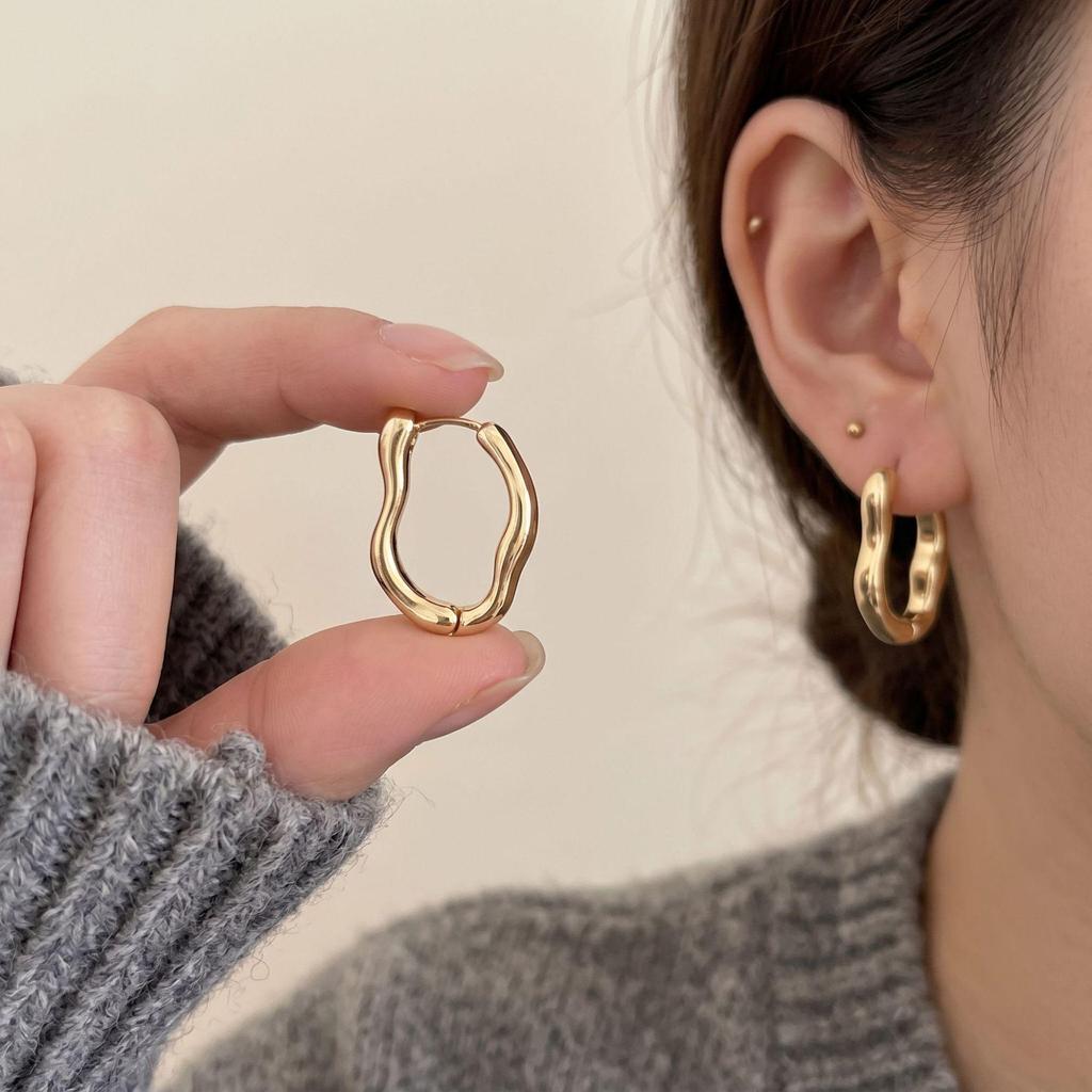 Luxury Gold Hoop Earrings for Women - Unique Design with Versatile Style