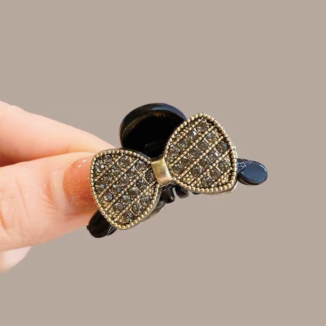 

Мини-коготь для волос с жемчугом и бриллиантами для женщин и девочек, ретро-стразы, цветок, коготь краба, зажим для волос, маленькие заколки для волос, краб, аксессуары для волос для девочек