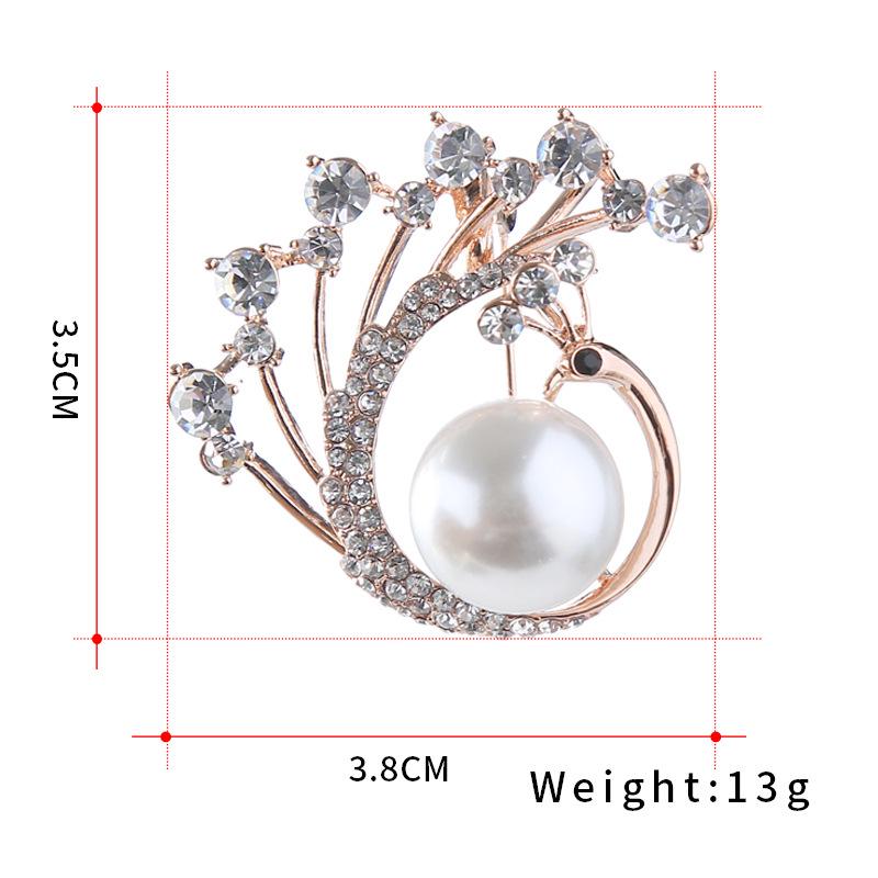 Vintage Peacock Alloy Diamond Brooch Female Pearl Brooch Anti-Light Pin Clothing Accessories