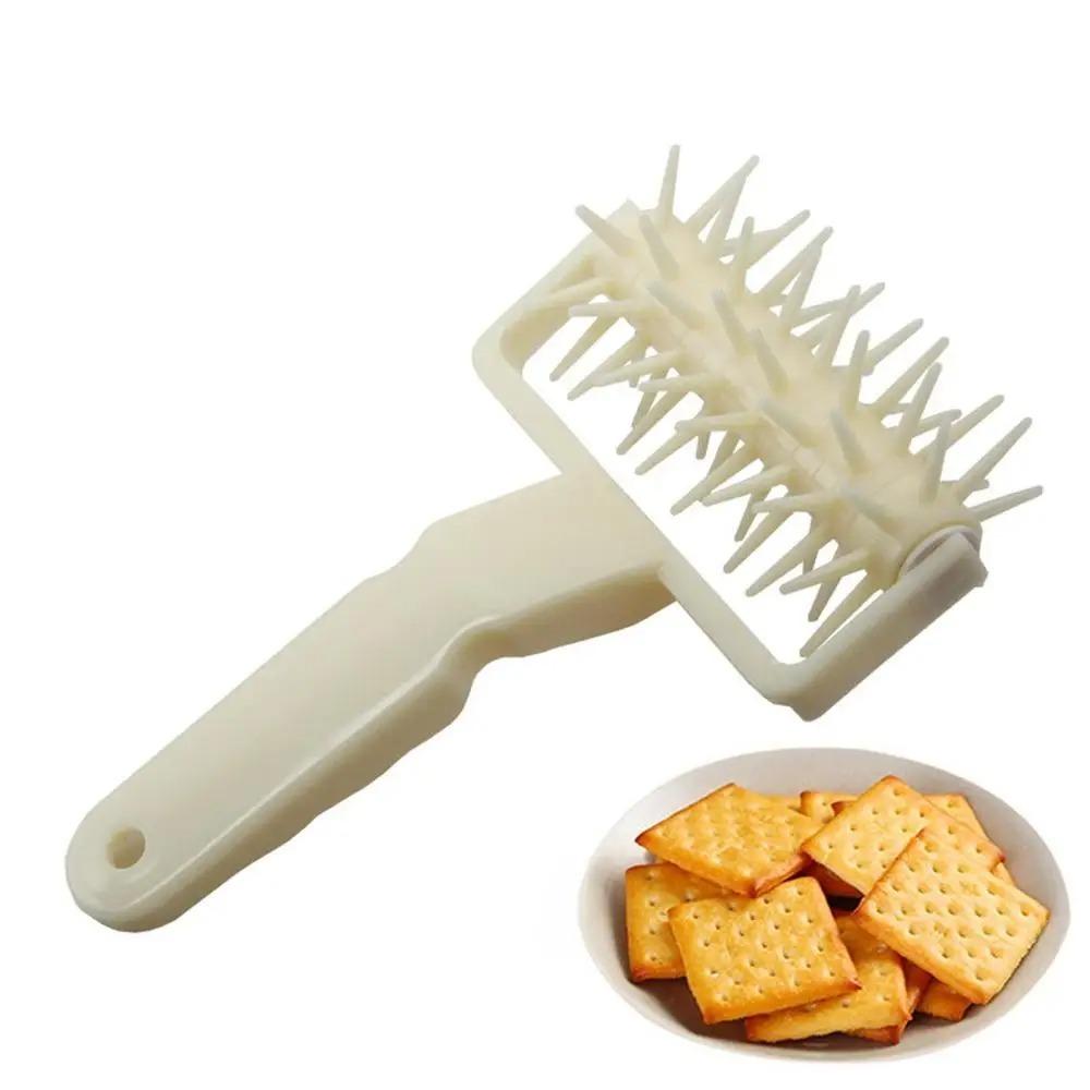 Handle Pizza Roller Pin Plastic Pie Needle Wheels Pastry Roller Pizza Dough Puncher  Cookie