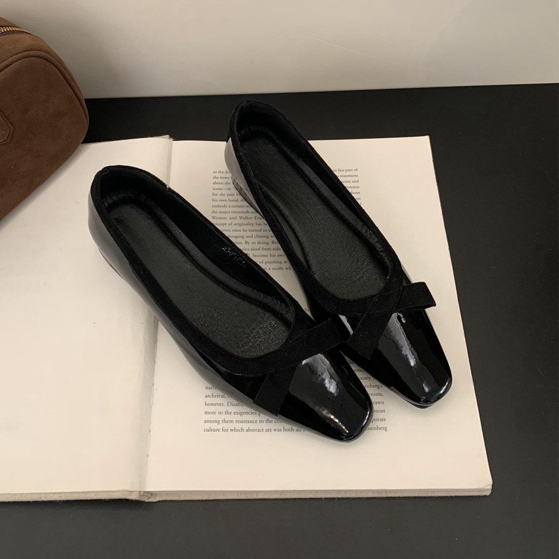 

Лакированная кожа с неглубоким горлом одиночные туфли женские весна и осень новый французский темперамент нежный сказочный ветер одна педаль толстый каблук вечерние ш 40 чёрный