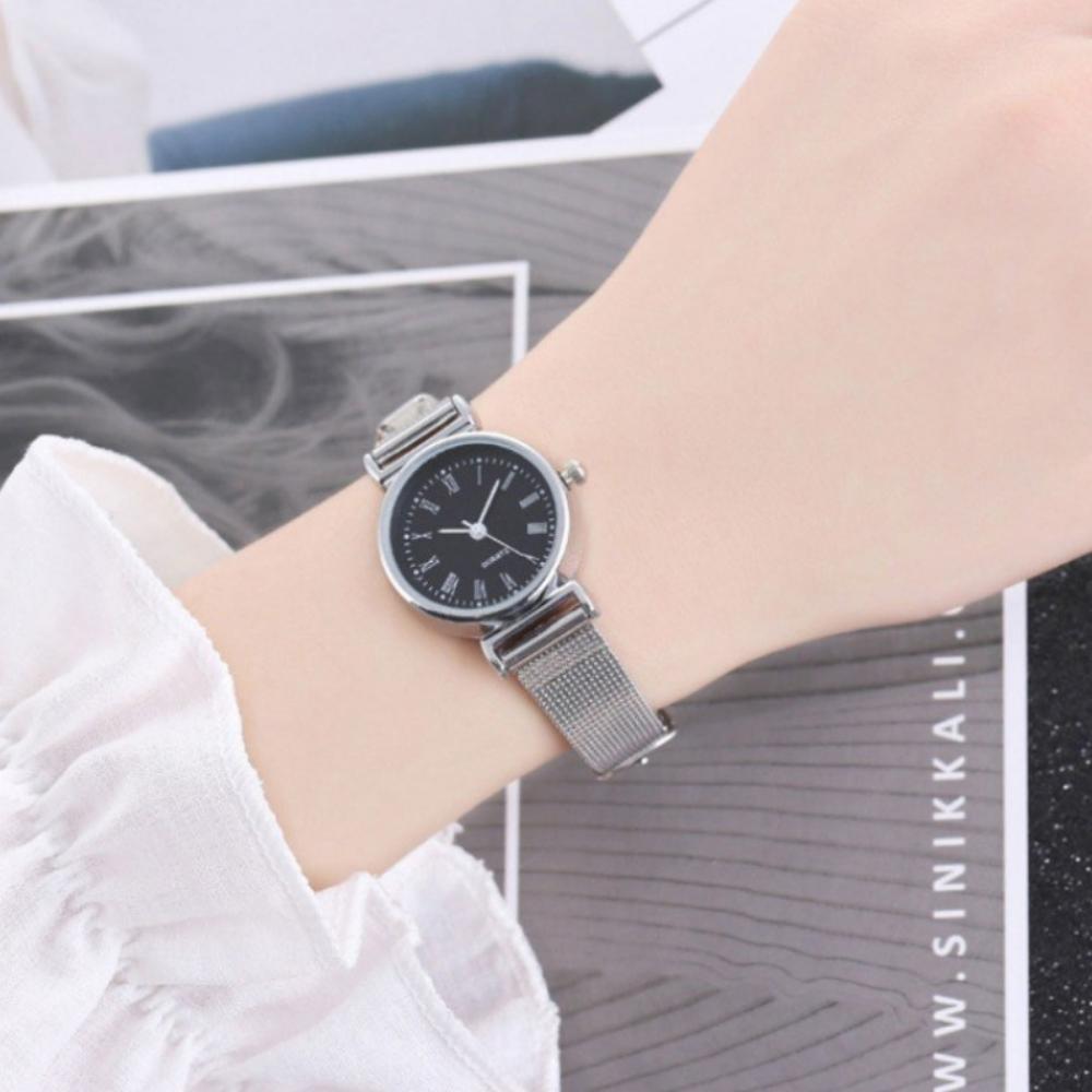 Простые женские металлические наручные часы чёрный