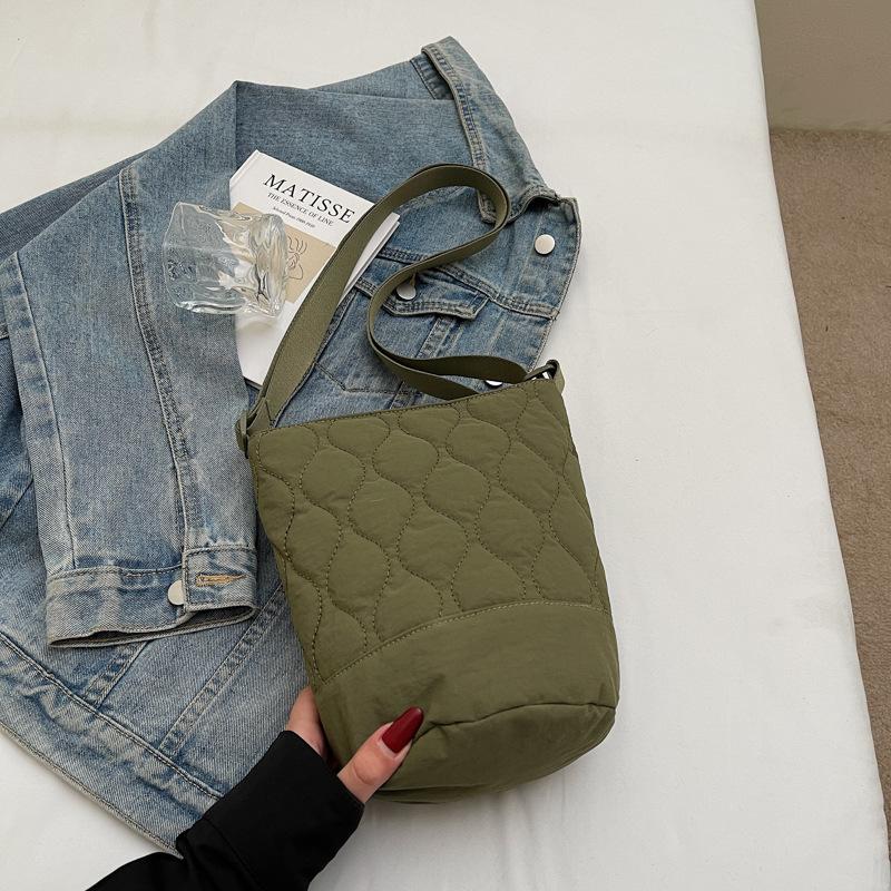 Women's large-capacity bag Women's 2025 new trendy fashion messenger bag niche single shoulder casual foreign style bucket bag