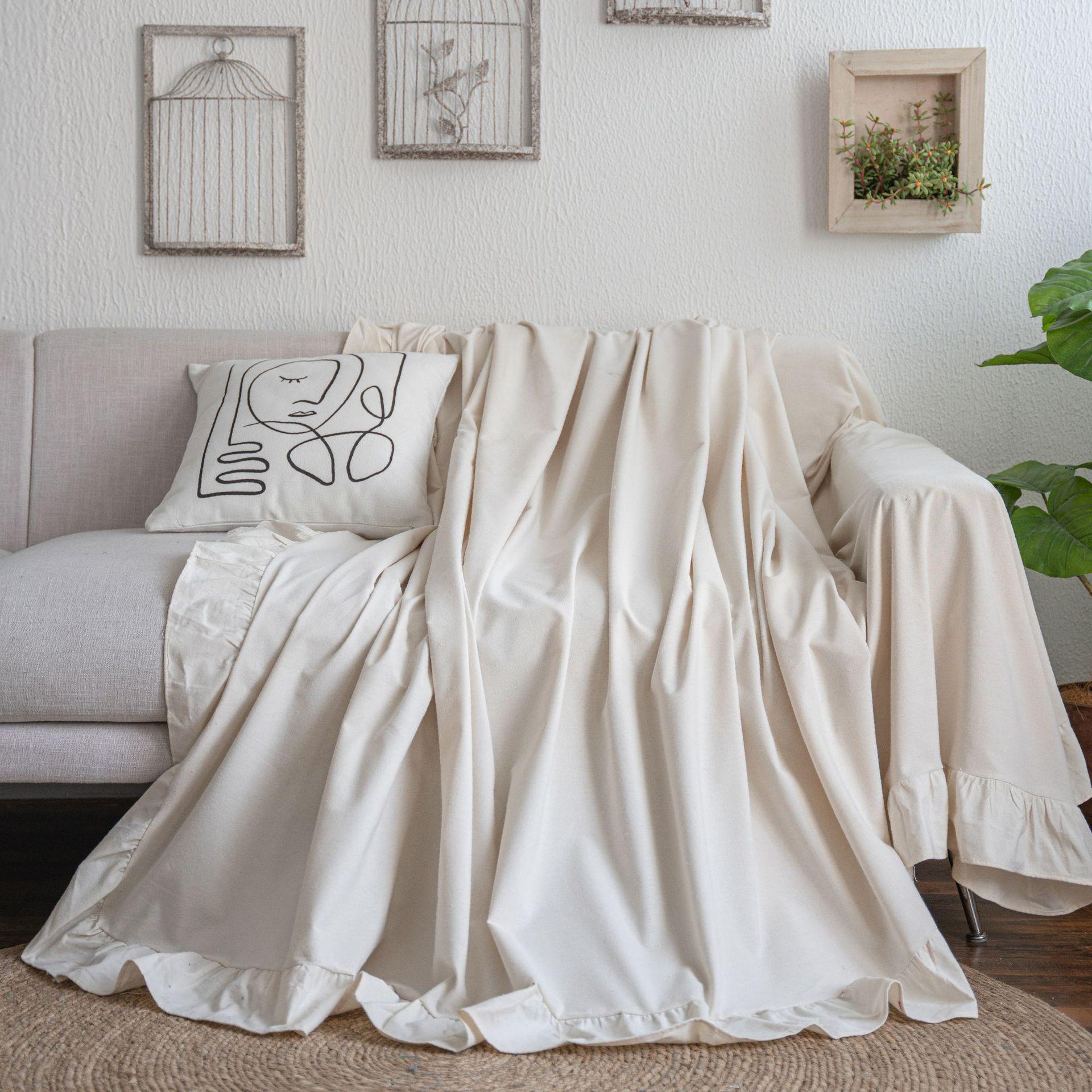 

Синее полотенце для дивана с цветочным принтом и оборкой от Imanqi Yun 100x160 Coffee Table