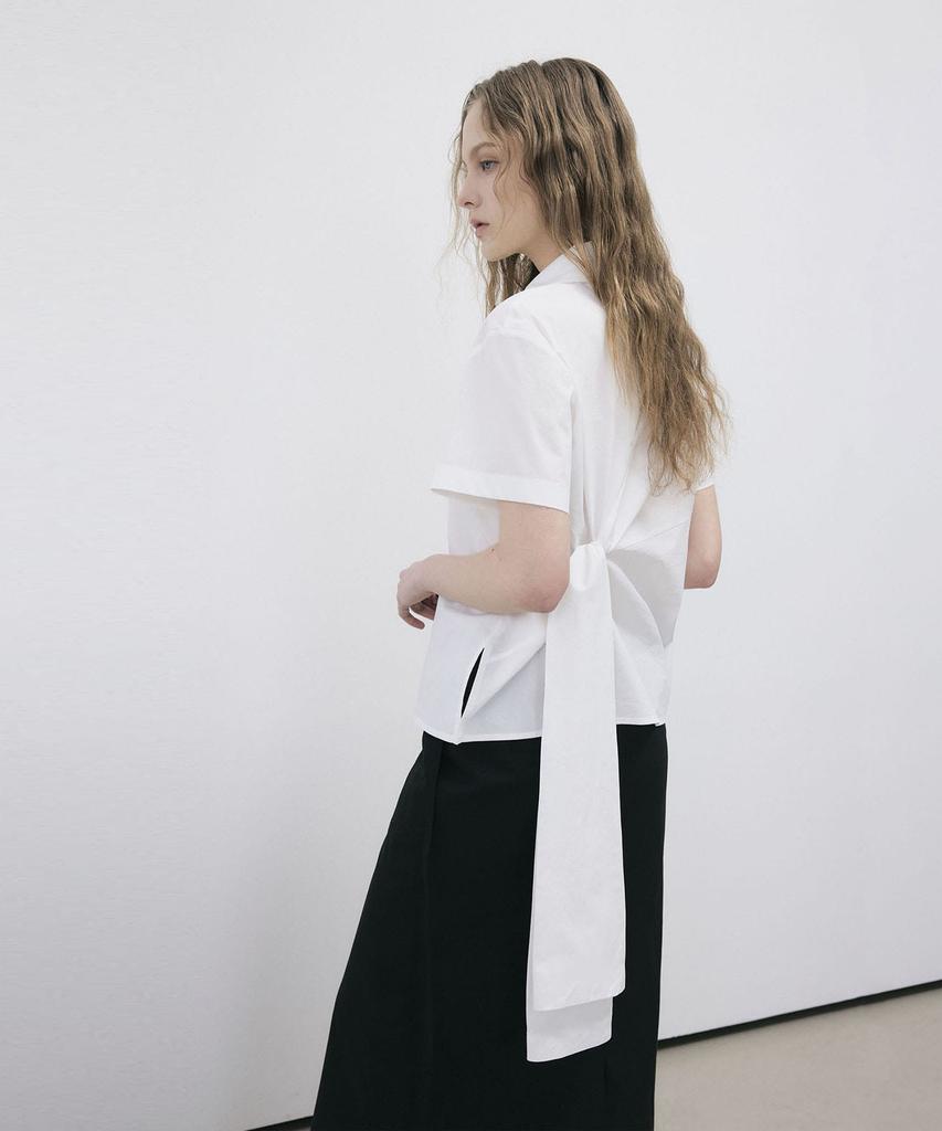 Ssikeoseun Waist Back Strap Shirt - White