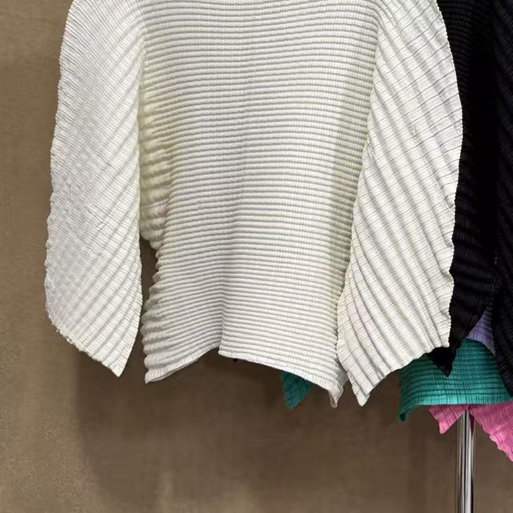 2026 Spring/Summer Women's Plus-Size Miyake Pleated Top with Loose Batwing Sleeves