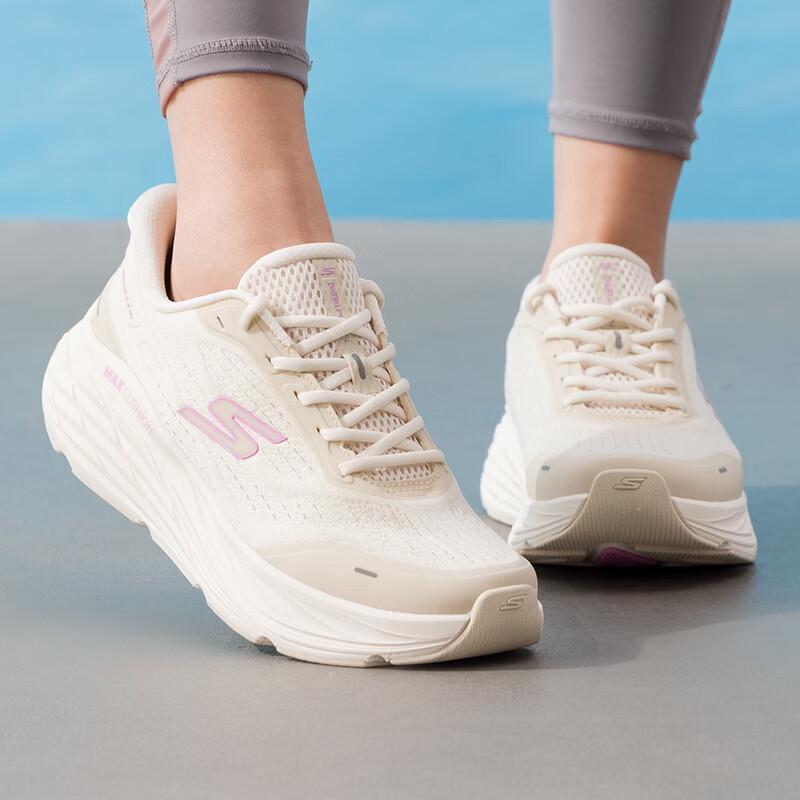 Женские cushioned беговые кроссовки Skechers 129723-NAT 37