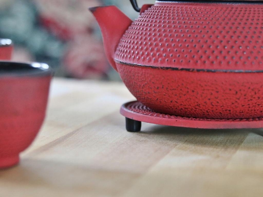 Gietijzeren Beschermende Standaard Voor Een Hete Ketel Pot