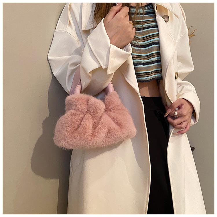 Furry bag women's large-capacity new fashion shoulder bag, furry high-end autumn pleated cloud bag