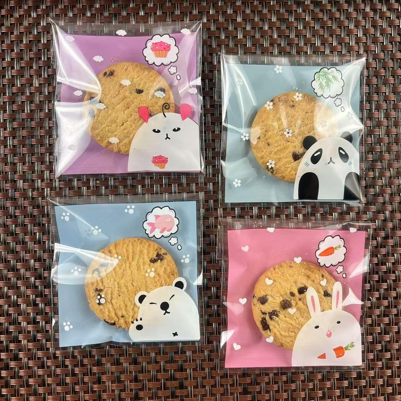 2026 New Year Gift Box: Snowflake Crisp Candy & Cookies - Festive Handheld Biscuits Souvenir Packaging.