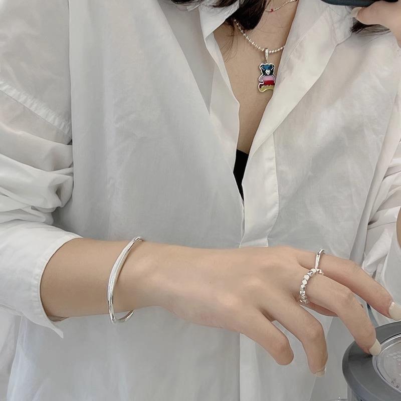 Elegant Simple Women Rings Cold Wind Irregular Liquid Flow Line Glossy Ring Female Solid Simple Basic Models Finger Ring