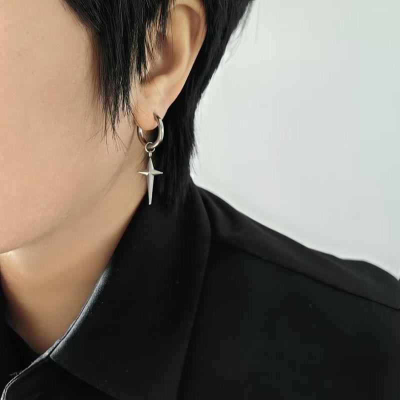 

Handsome Four Eight-Pointed Stars Pendant Earrings Female Black Cross Stud Earrings Male Elegant Unique Punk Titanium Steel Ear Clips Trendy Single silver ear clip (no ear hole)