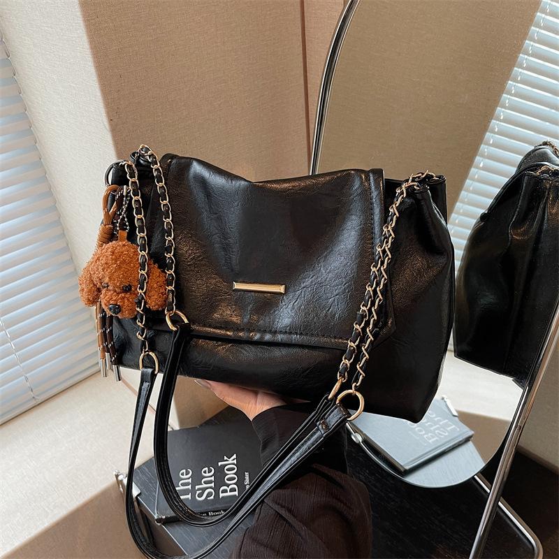 Retro bag women's large-capacity autumn and winter versatile chain shoulder bag commuter tote bag