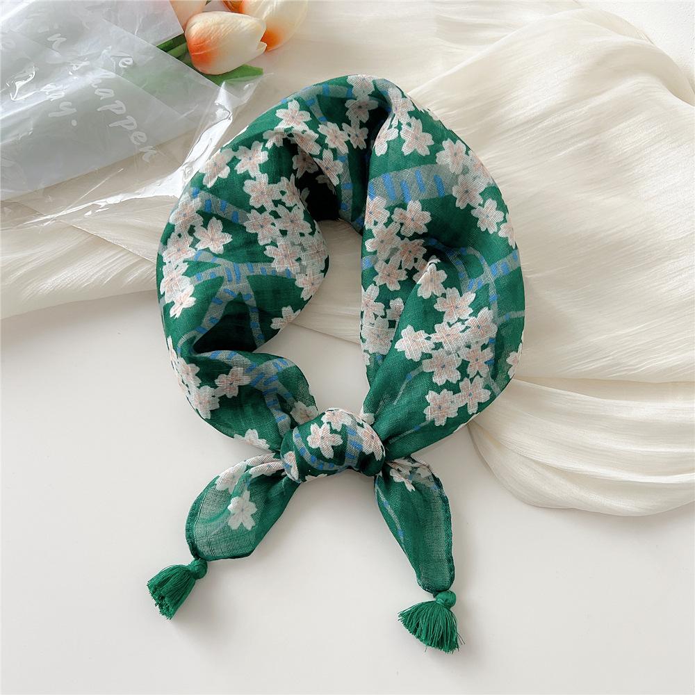 60*60cm Sommerskjerf for dame Vakkert blomsterskjerf med dusker Utendørs tynt solbeskyttende skjerf