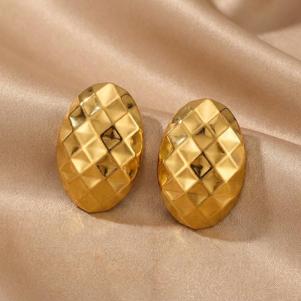 INSSGG European Diamond Quilted Oval Stud Earrings in Titanium Steel