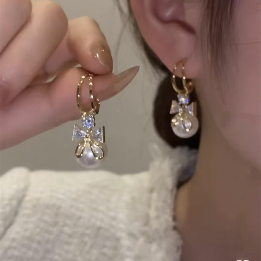 2025 New Inlaid Rhinestone Pearl Stud Earrings Women Personality Fashion Unique Design Earrings Wedding Jewelry Birthday Gift