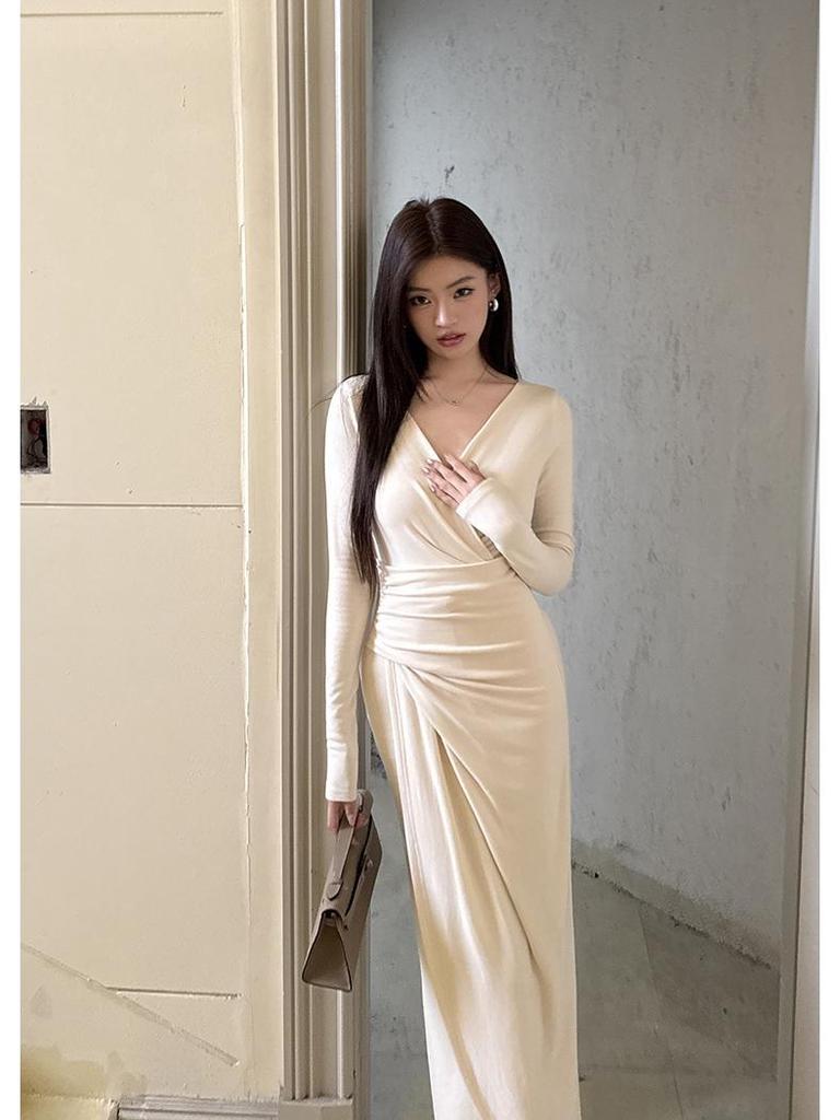 2026 Autumn/Winter Elegant V-Neck Long Sleeve Pleated Waist Split Skirt Dress for Women