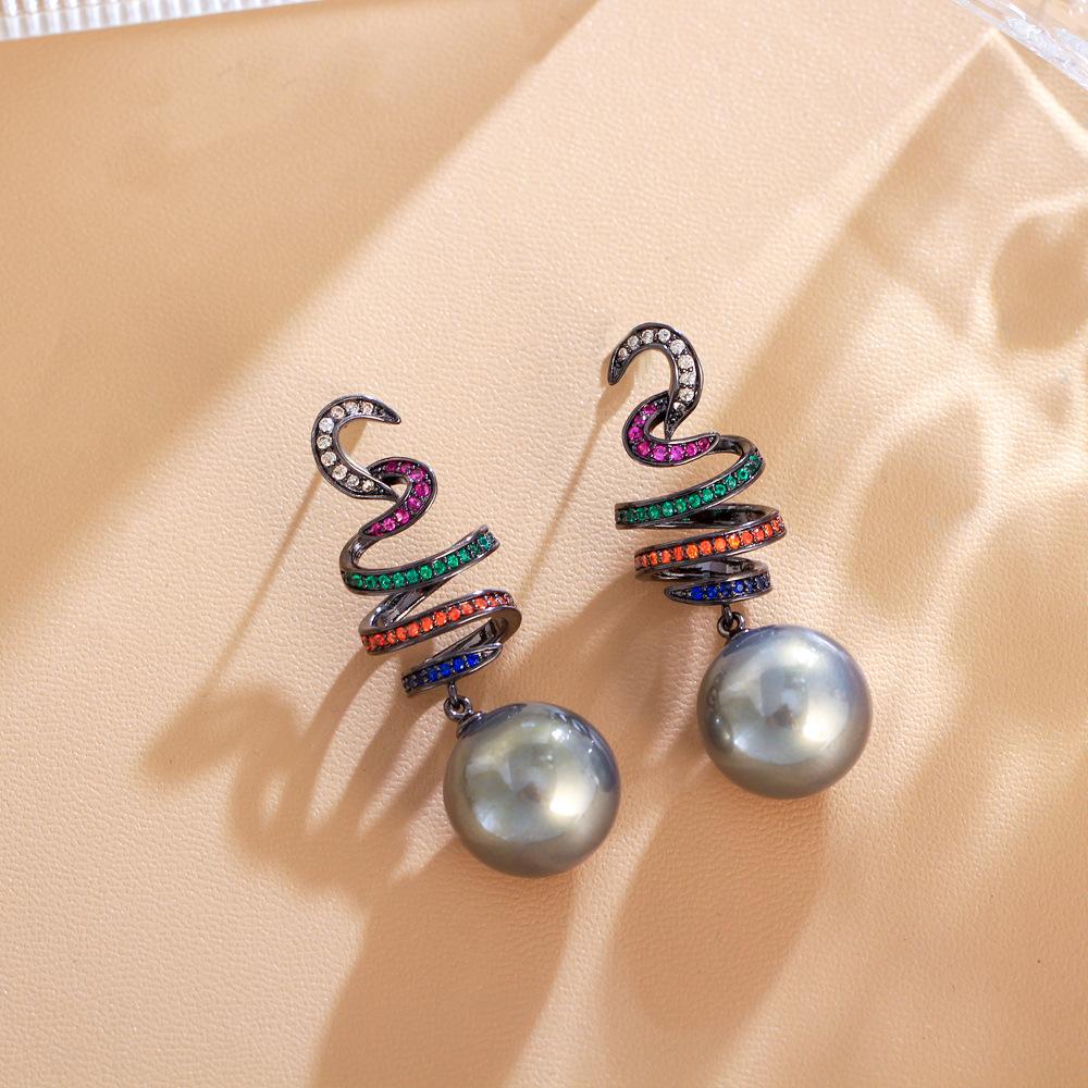 French Light Luxury Celebrity Design Rotating Color Pearl Earrings Slightly Inlaid Zircon Retro Court Style Earrings Earrings