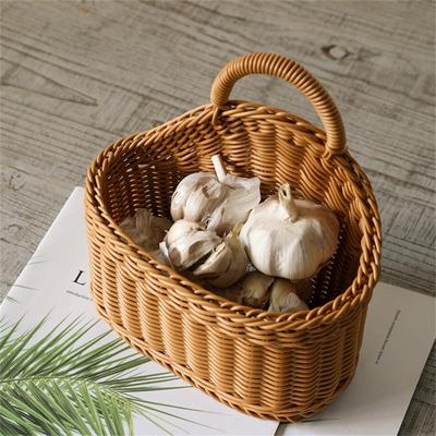 Cestino portaoggetti Cestino in rattan intrecciato sospeso in plastica dal design minimalista e traspirante per la casa