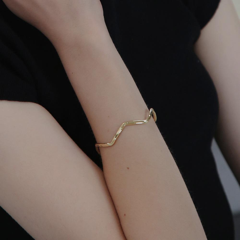 Dieuamour Serenity Pattern Open Bracelet 2 Colors