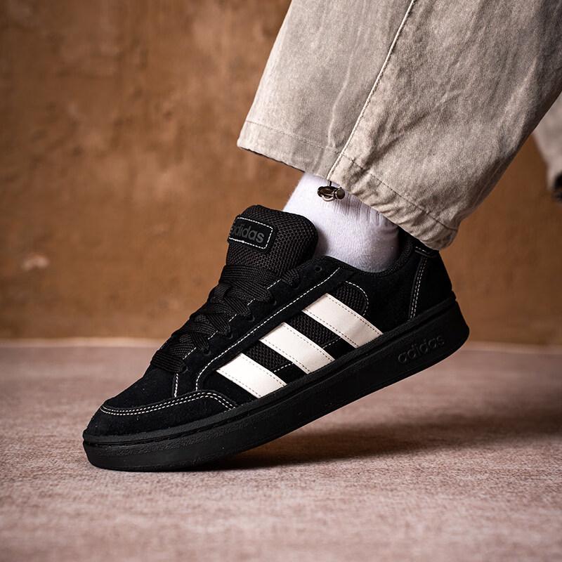 adidas JR9819 Unisex Sports Casual Shoes